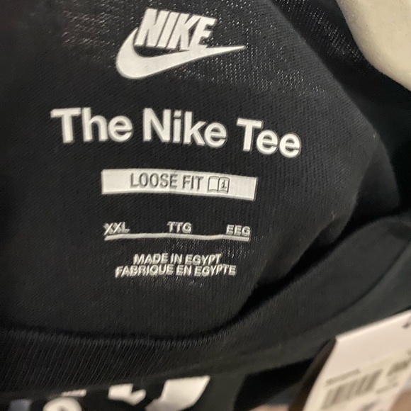 Nike “We fly to defy” long sleeve black XXL womens tee. NWT - Picture 2 of 4